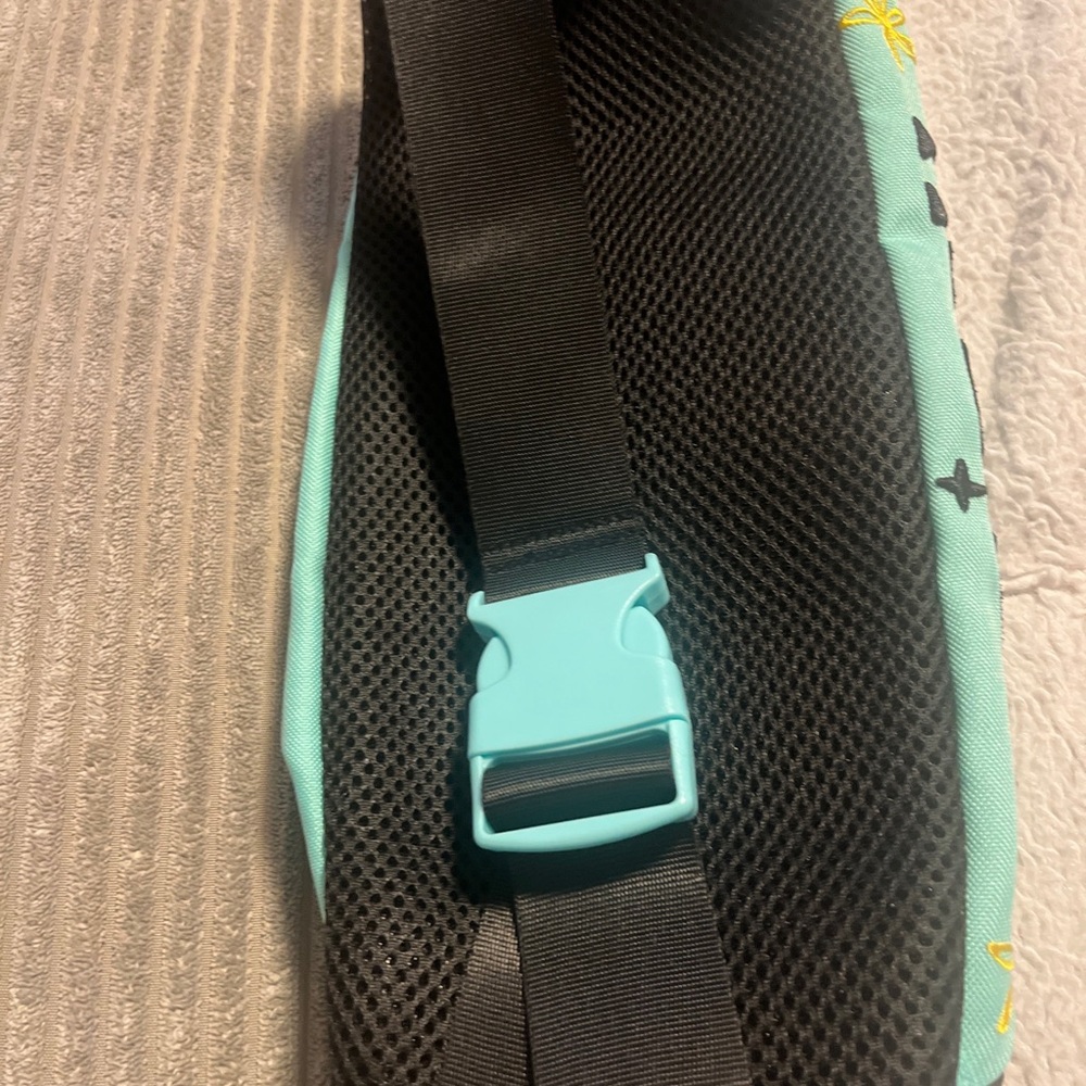 2024 DISNEY PARKS LILO AND STITCH & SCRUMP BELT BAG FANNY PACK Nwot - Picture 6 of 9